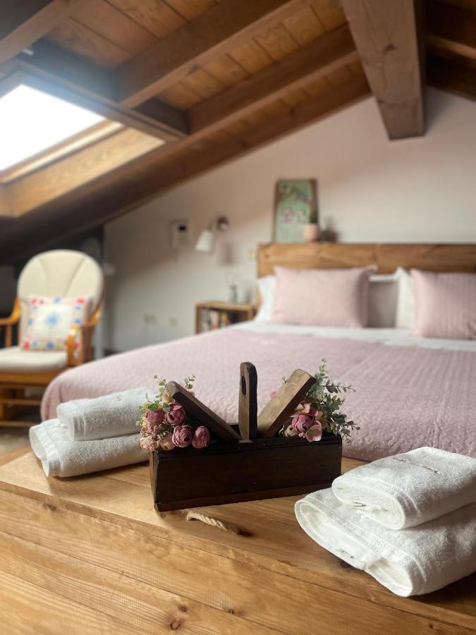La Casa De Las Flores De El Hornillo Kültér fotó
